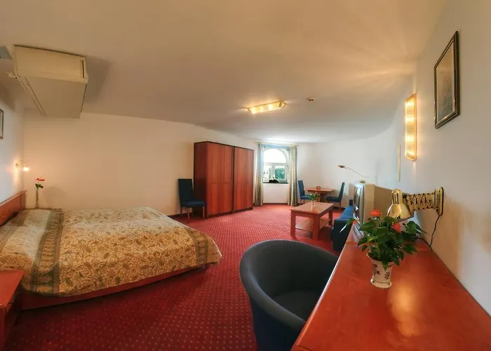 Carlton Opera 3*