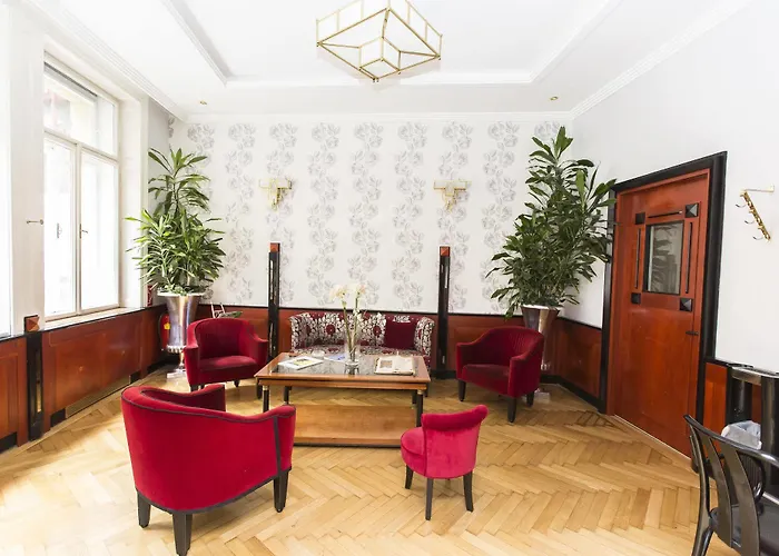 Aparthotel Carlton Opera 3*